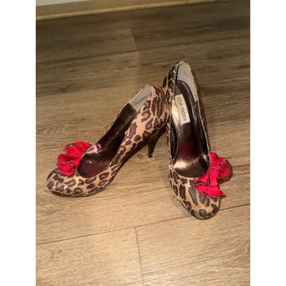 Steve Madden Leopard Print Platform Pumps w/ Red Ruffle Accent - 8.5